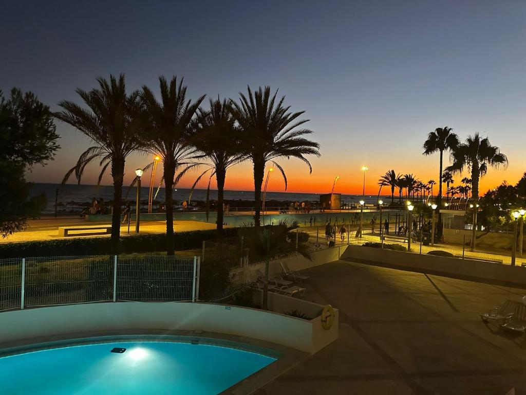 Apartment Quarteira T1, on the beach and pool, Portugal