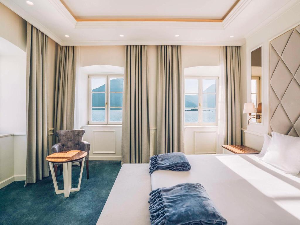 Postel nebo postele na pokoji v ubytování Heritage Grand Perast By Rixos