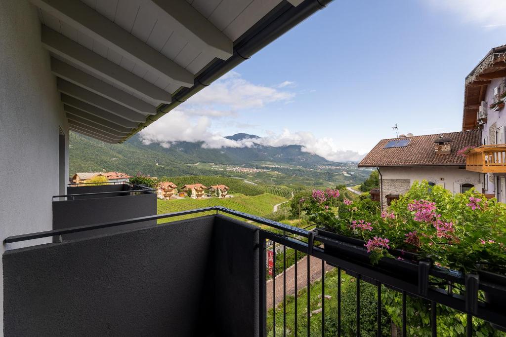 Nespecifikovaný výhled na hory nebo výhled na hory při pohledu z hotelu