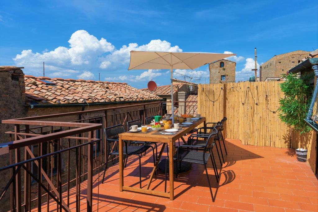 Μπαλκόνι ή βεράντα στο "Volterra Casa di Charme" with Rooftop Terrace