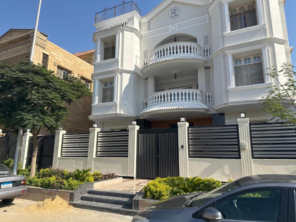 Το κτήριο όπου στεγάζεται  το διαμέρισμα