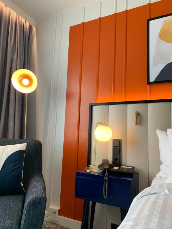 
Standard King Room with City View
