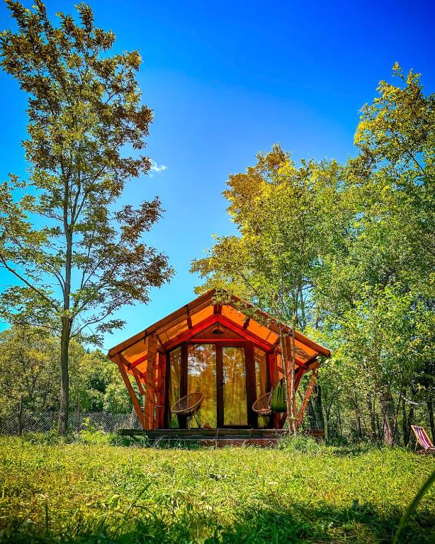 Zahrada ubytování Jvarisa Glamping
