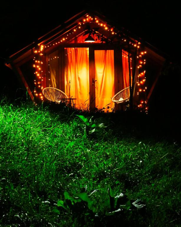 Zahrada ubytování Jvarisa Glamping