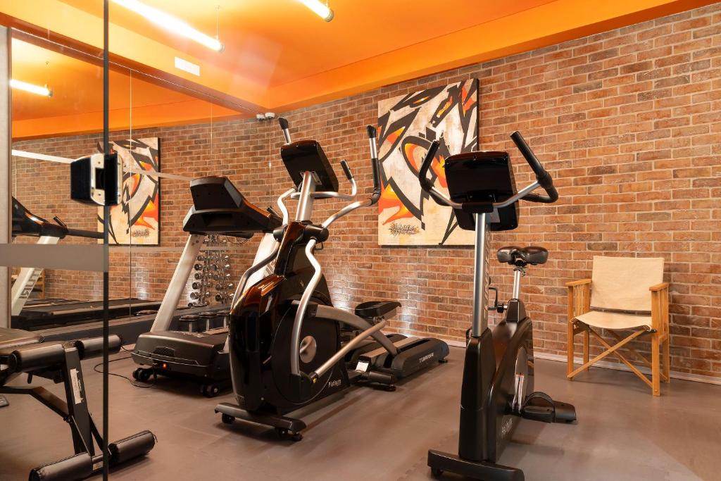 Fitness centrum a/nebo fitness zařízení v ubytování Hôtel Fabric