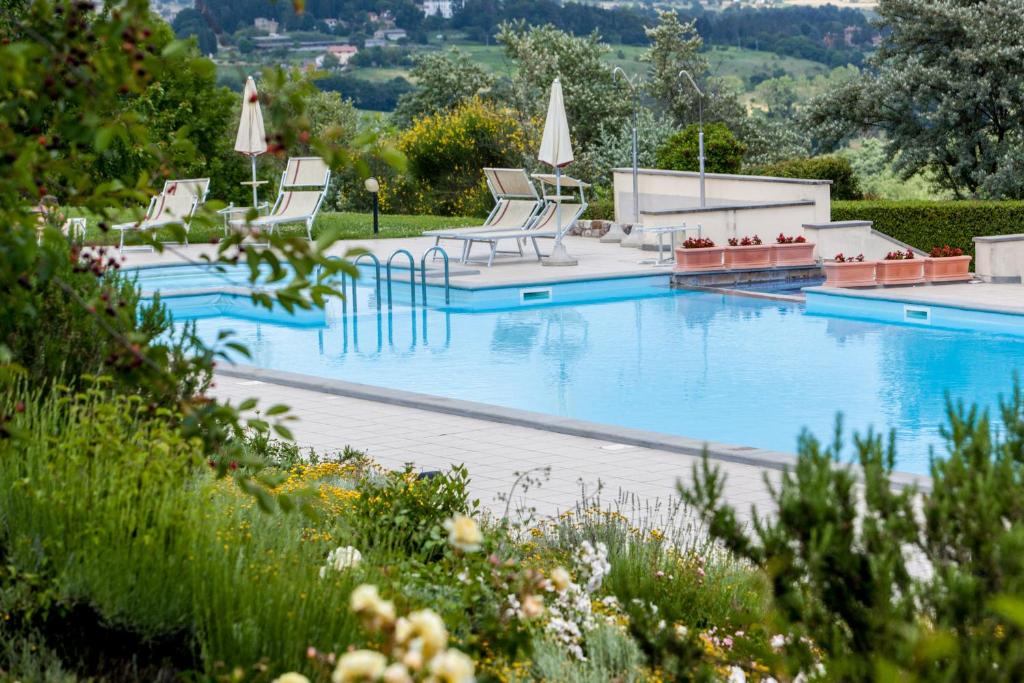 Bazén v ubytování Tenuta Borgo San Michele nebo v jeho okolí