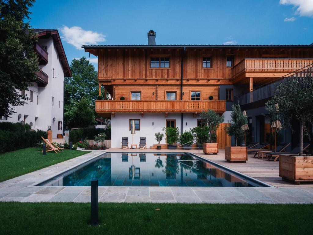 Bazén v ubytování Landgasthof Hotel Linde nebo v jeho okolí