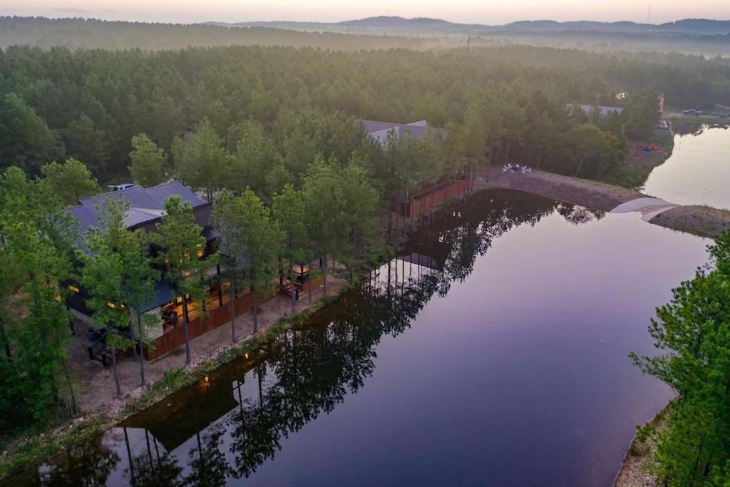 Waterfront Saloon cabin in Broken Bow, Broken Bow (updated prices 2024)