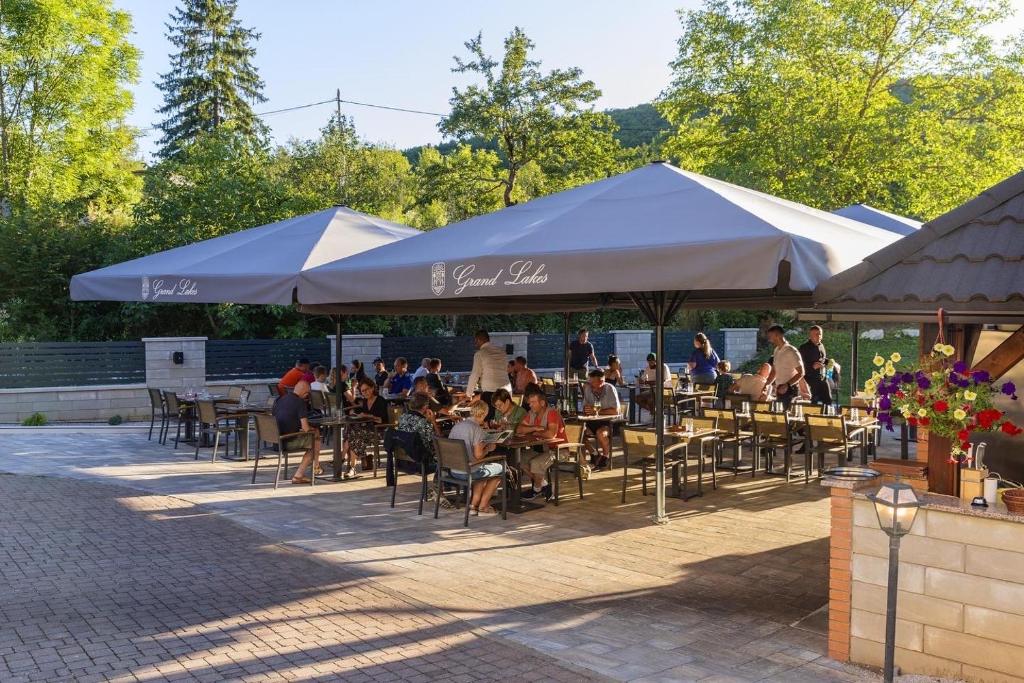 Grand Lakes Rooms - 9