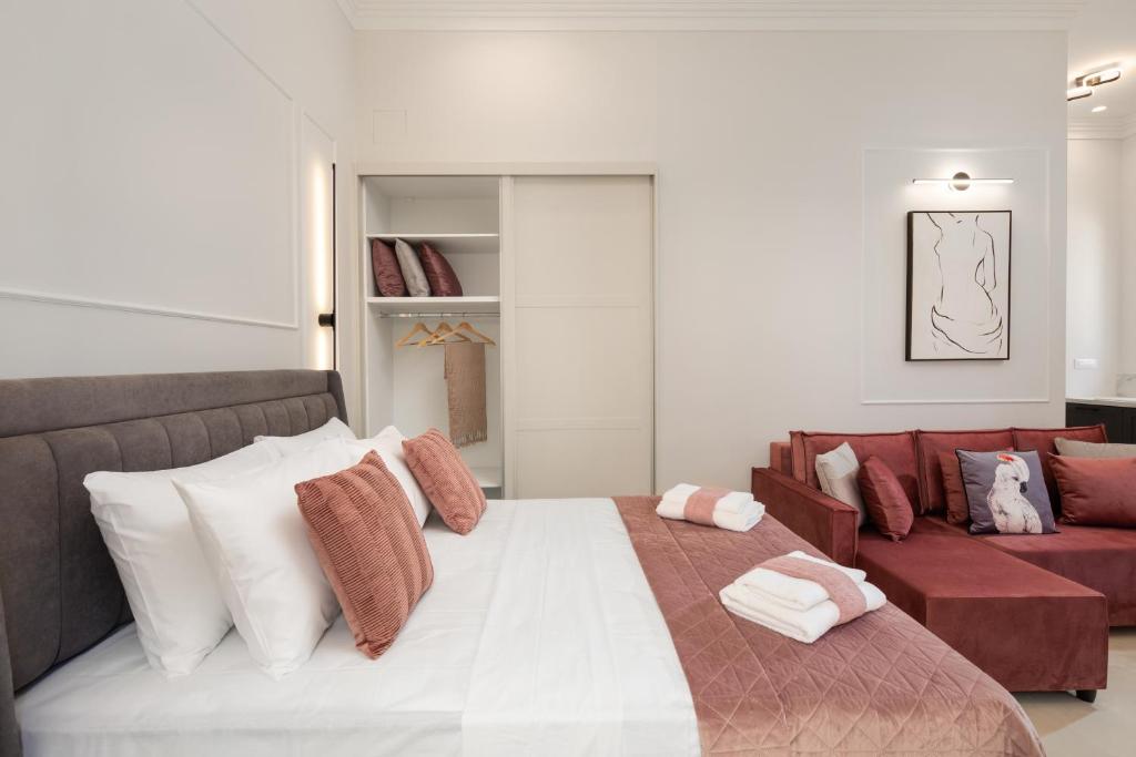 Modern-Vintage Old Town Suites - 18