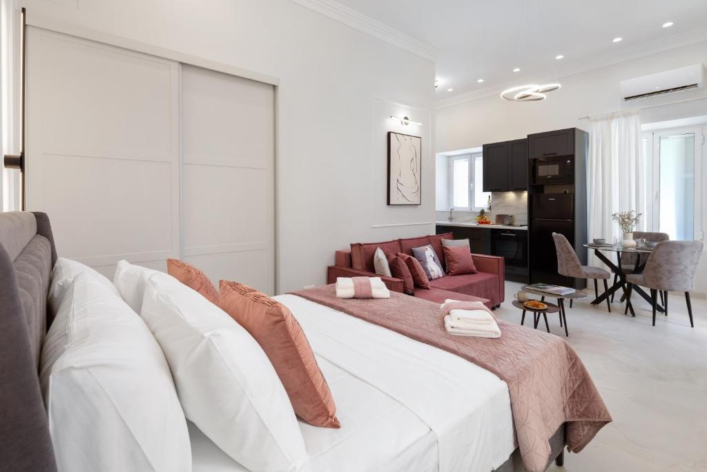 Modern-Vintage Old Town Suites - 19