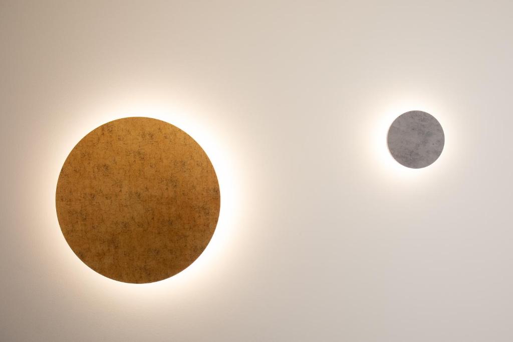 Modern-Vintage Old Town Suites - 15