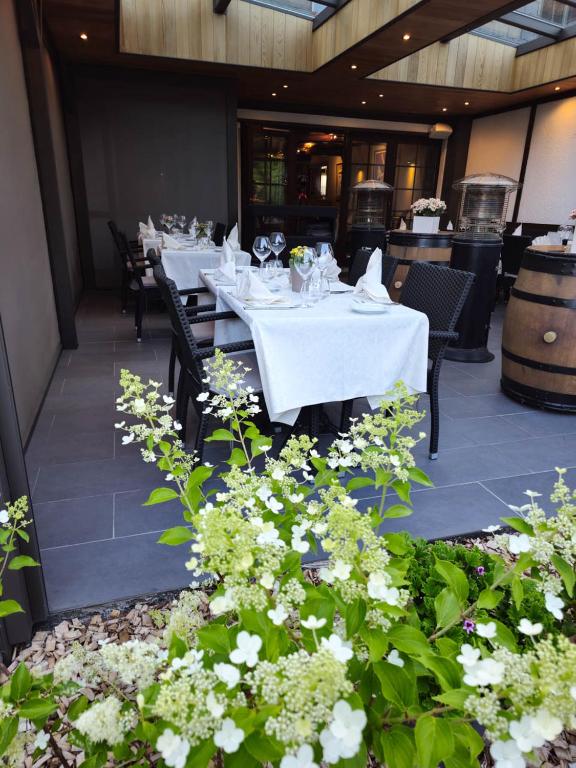 Restaurace v ubytování Logis Hôtel Le Menobu
