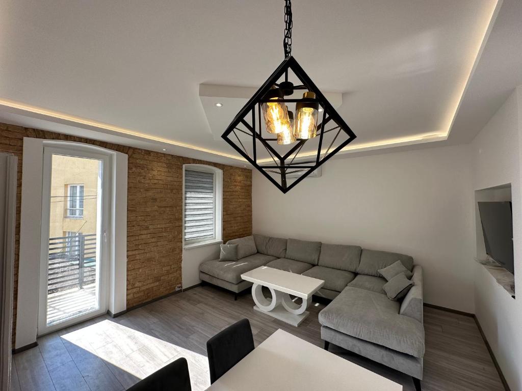 Davud Apartments tesisinde bir oturma alanı