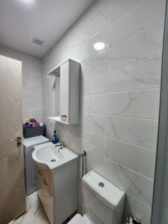 Kúpeľňa v ubytovaní Apartment minutes away from the beach