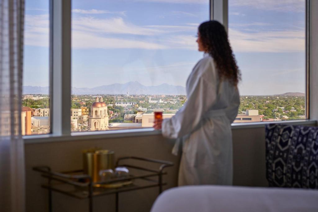 Nespecifikovaný výhled na hory nebo výhled na hory při pohledu z hotelu