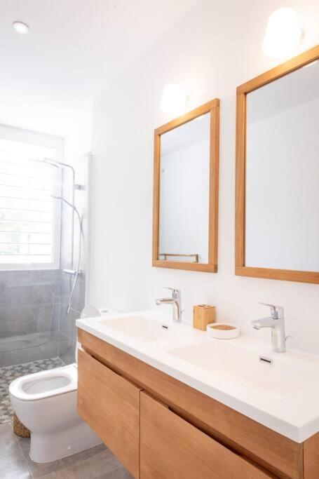 Koupelna v ubytování Ti soleil, appartement 3 pièces neuf, front de mer