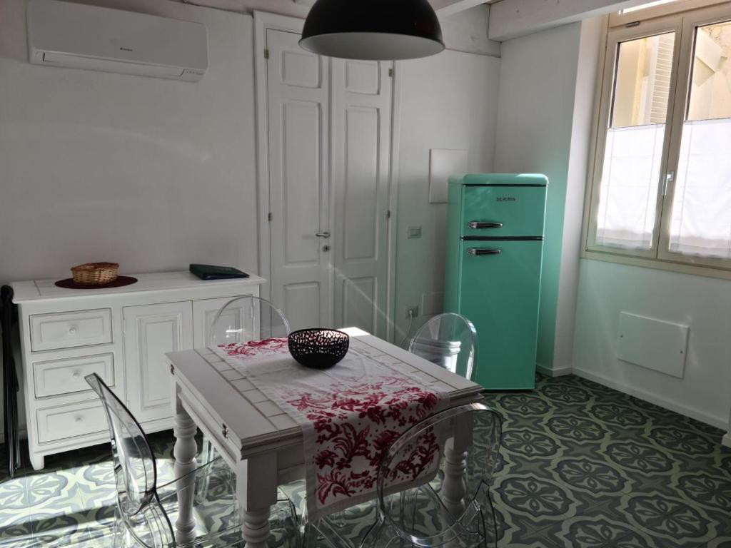 Kuchyň nebo kuchyňský kout v ubytování AltaMarea - Luce, spazi ampi e comfort al centro del paese