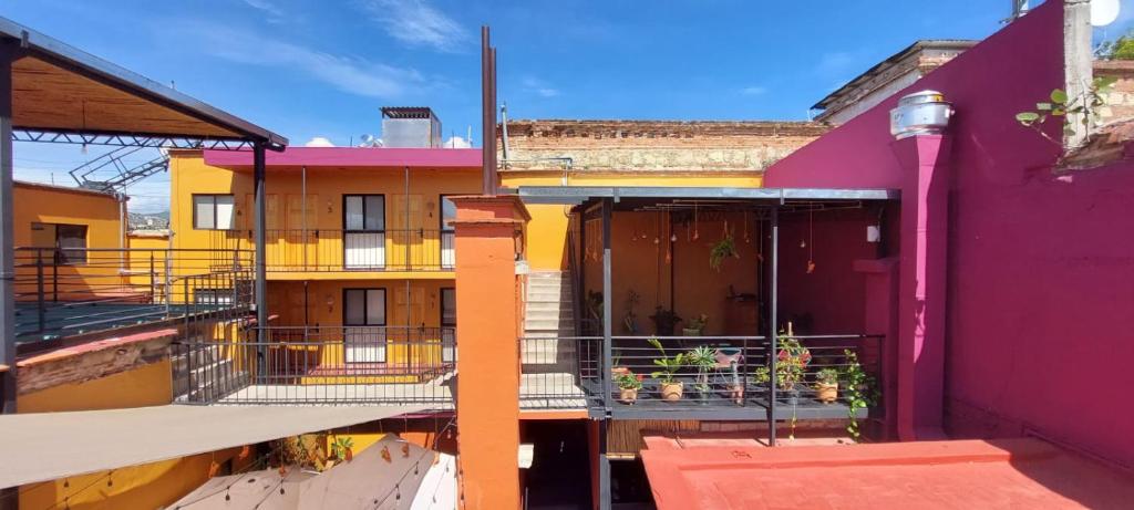 Hotel PAN:AM bed&breakfast - Housity