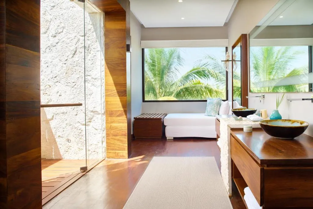 Treetop Pool Villa