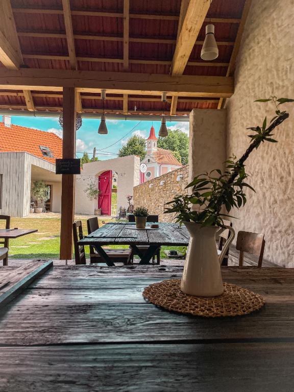 Fotografie z fotogalerie ubytování Penzion U Kapličky ve Znojmě