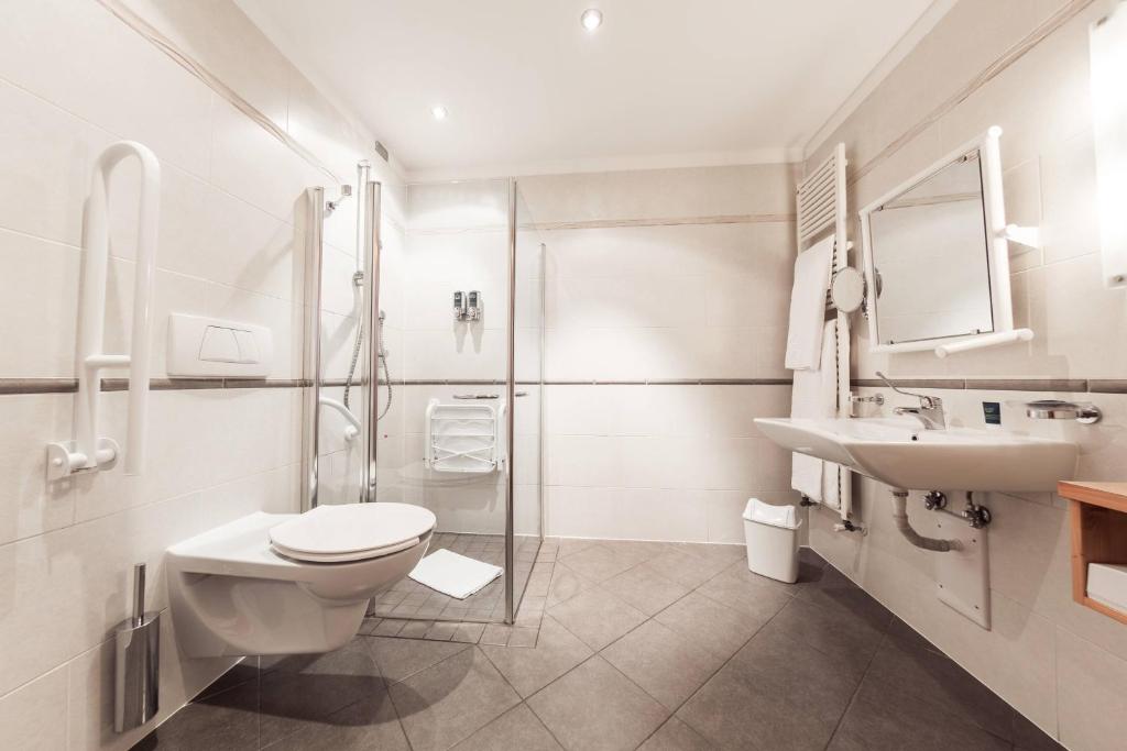 Łazienka w obiekcie Four Points Sheraton Bolzano Bozen