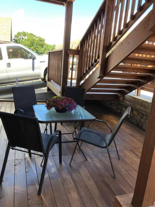 ParkWay Yellowstone Guest House Apartment #3 photo