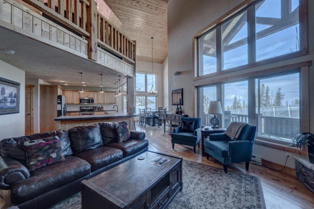 Avalanche Chalet at Terry Peak, Lead (updated prices 2024)