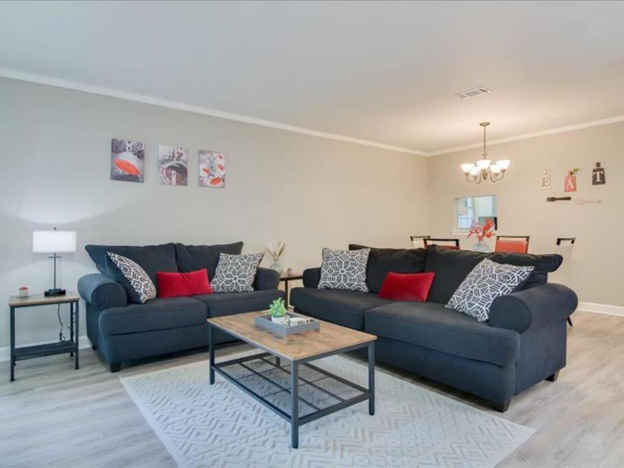 Beacon House, Central to Augusta, Augusta (updated prices 2024)