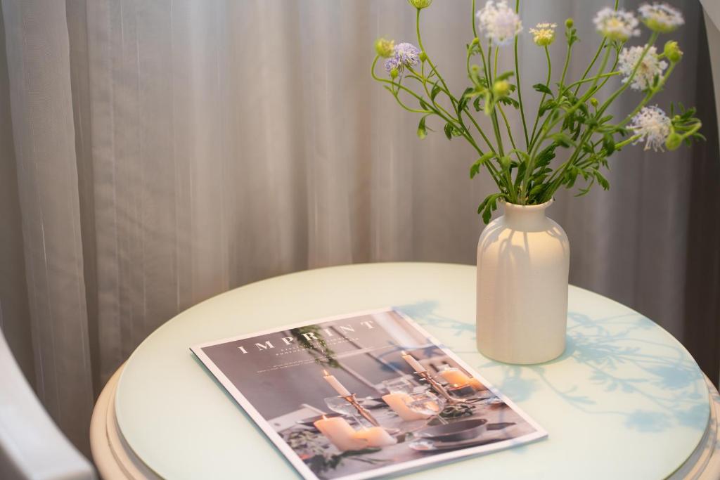 Saigon Signature Premier Room - Free One Time Happy Hours