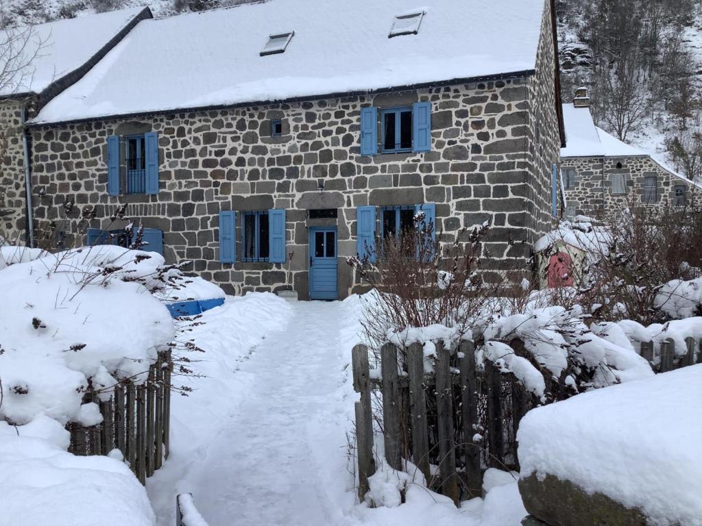 Gallery image of Gîte Albepierre-Bredons, 6 pièces, 11 personnes - FR-1-742-452 in Albepierre-Bredons