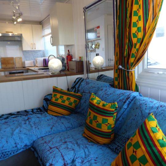 Posezení v ubytování Bridlington's Bolt Hole chalet