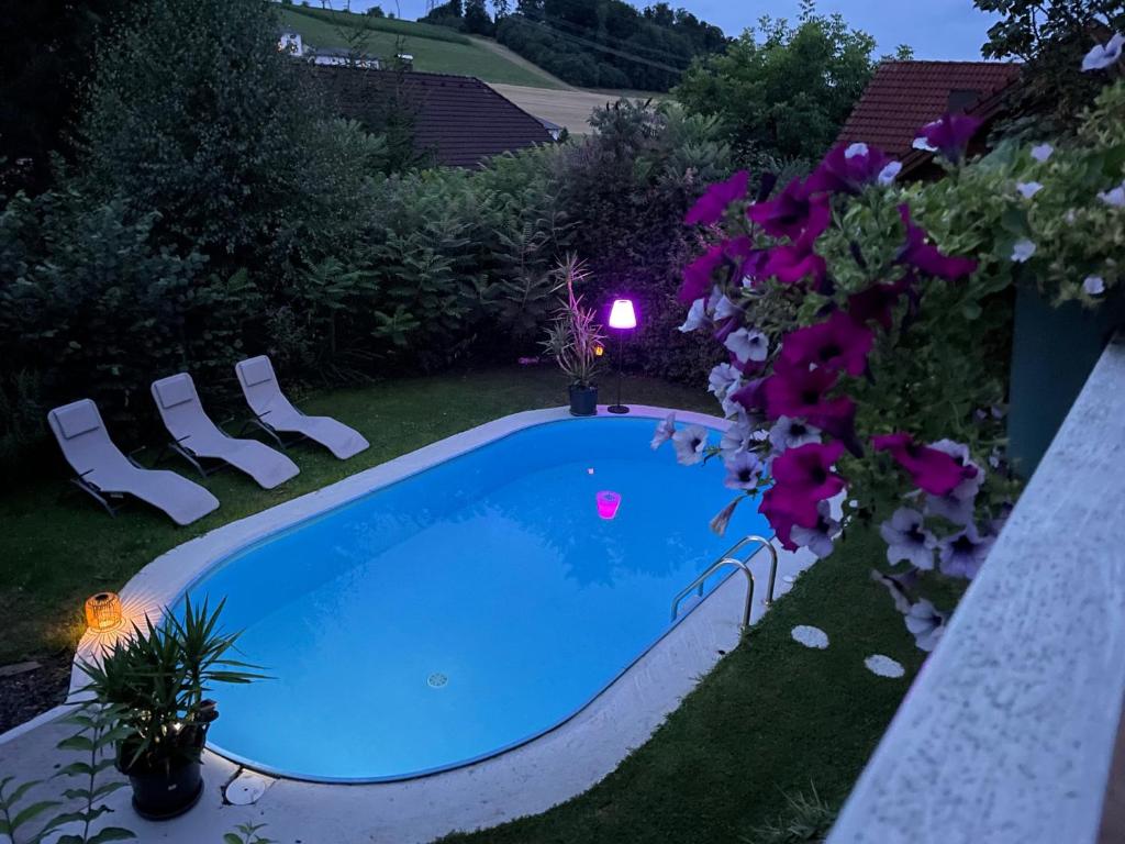68m2 Ferienwohnung mit Pool und Garten - Apartamento De Una Habitación