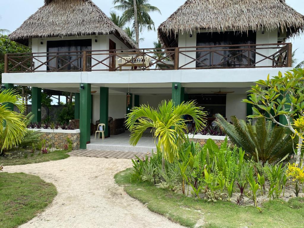 Zahrada ubytování Entire Private Beachfront Villa in Siargao