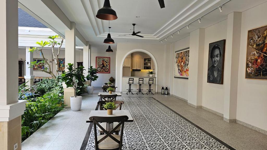 Posezení v ubytování Bincarung House Bogor