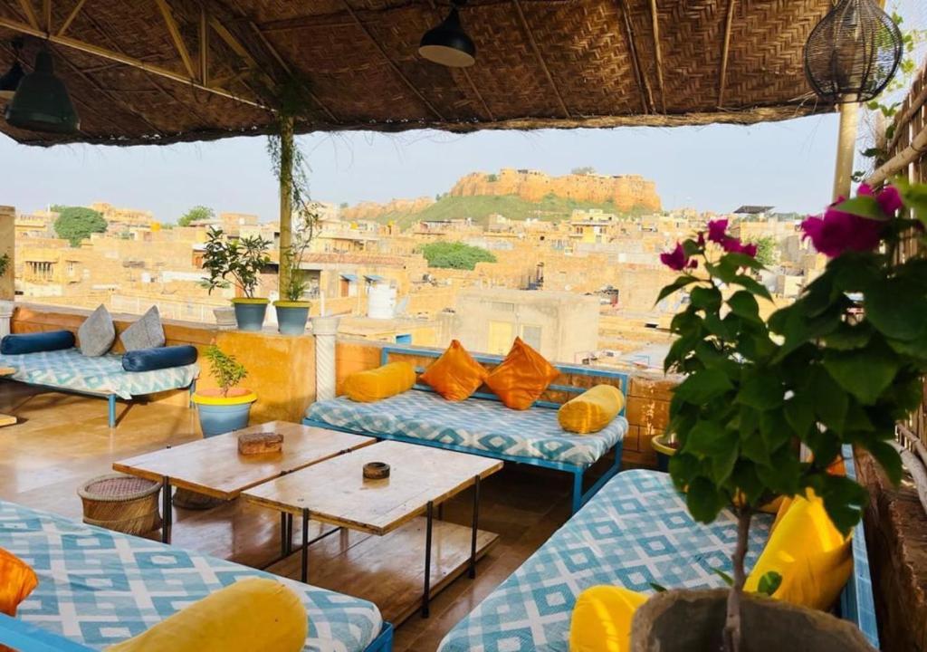 Zona d'estar a Jaisalmer Hostel Crowd