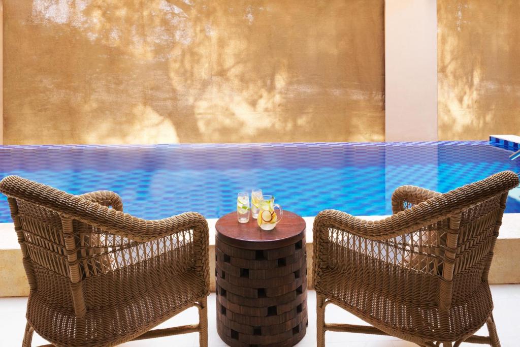 Bazén v ubytování The Ritz-Carlton Ras Al Khaimah, Al Wadi Desert nebo v jeho okolí