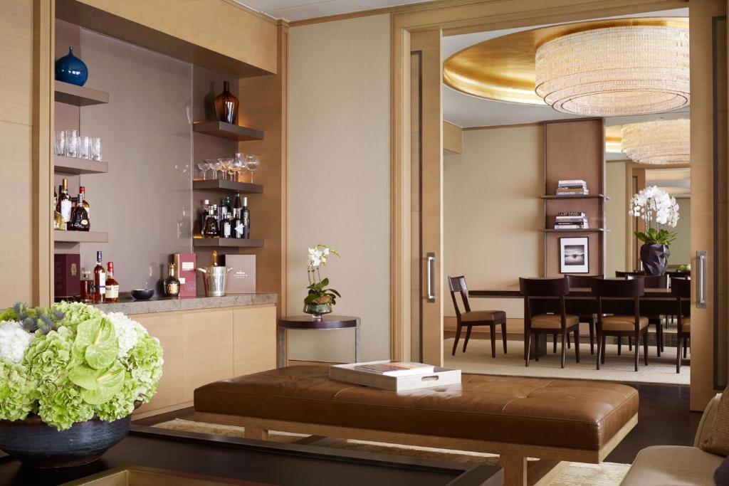 Posezení v ubytování The Ritz-Carlton, Millenia Singapore
