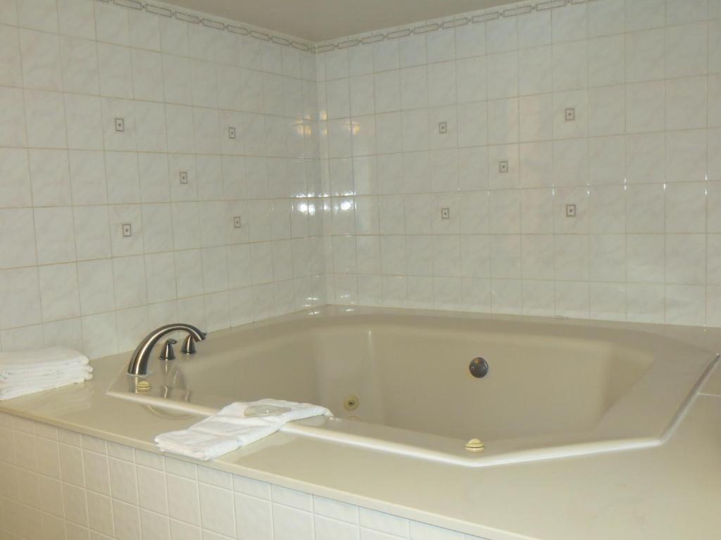 Silver Saddle Motel - King Suite Avec Bain De Spa