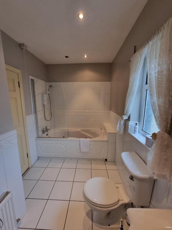 Koupelna v ubytování Elemey House
