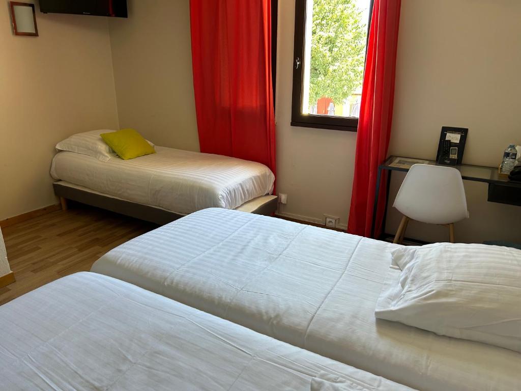 Hôtel Le Mas Des Amandiers - Comfort Triple Room