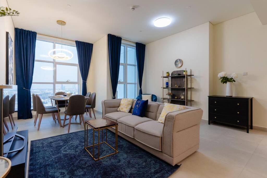 Fotografie z fotogalerie ubytování Magnificent view l Spacious unit l Marina Arcade v Dubaji