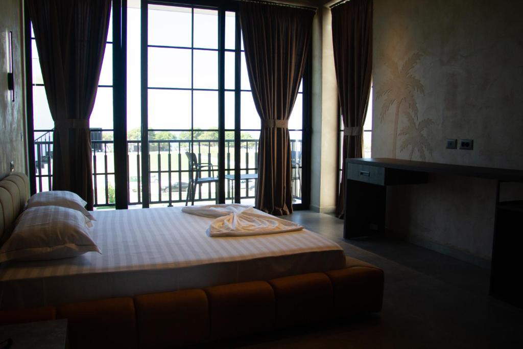 Posh Villas - Image 2