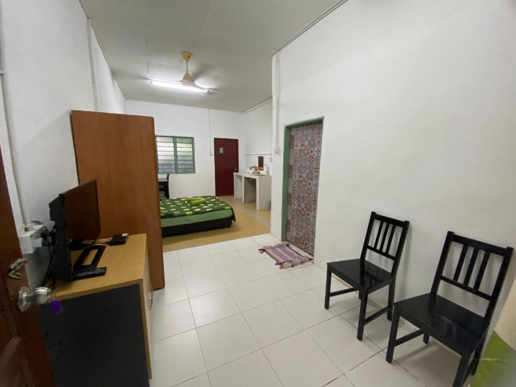 Padang Besar Roomstay Firdaus - Casa De Una Habitación