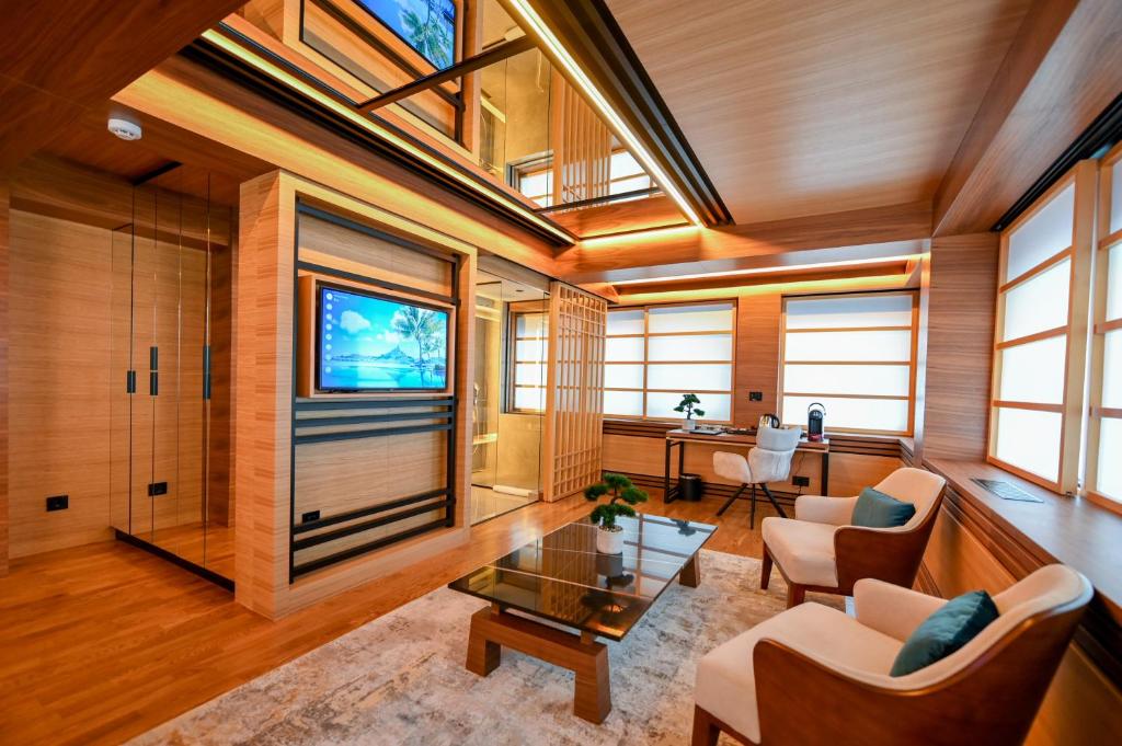 
Presidential Suite with Free Spa Access
