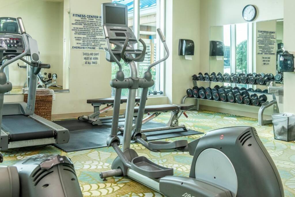 Das Fitnesscenter und&#47;oder die Fitnesseinrichtungen in der Unterkunft Beautiful Junior near the beach Palms Resort in Destin