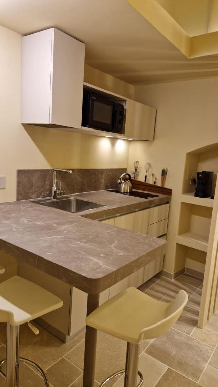 Iris Apartments - 19