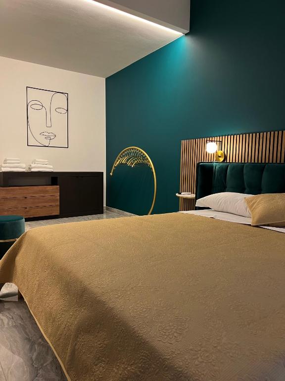 Een bed of bedden in een kamer bij Loft Sirmione