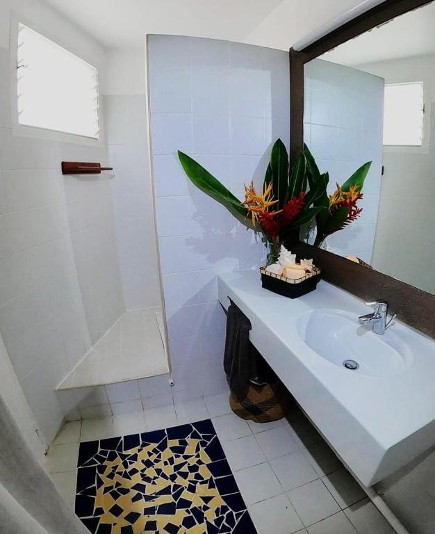 Um banheiro em Studio West Indies Manganao