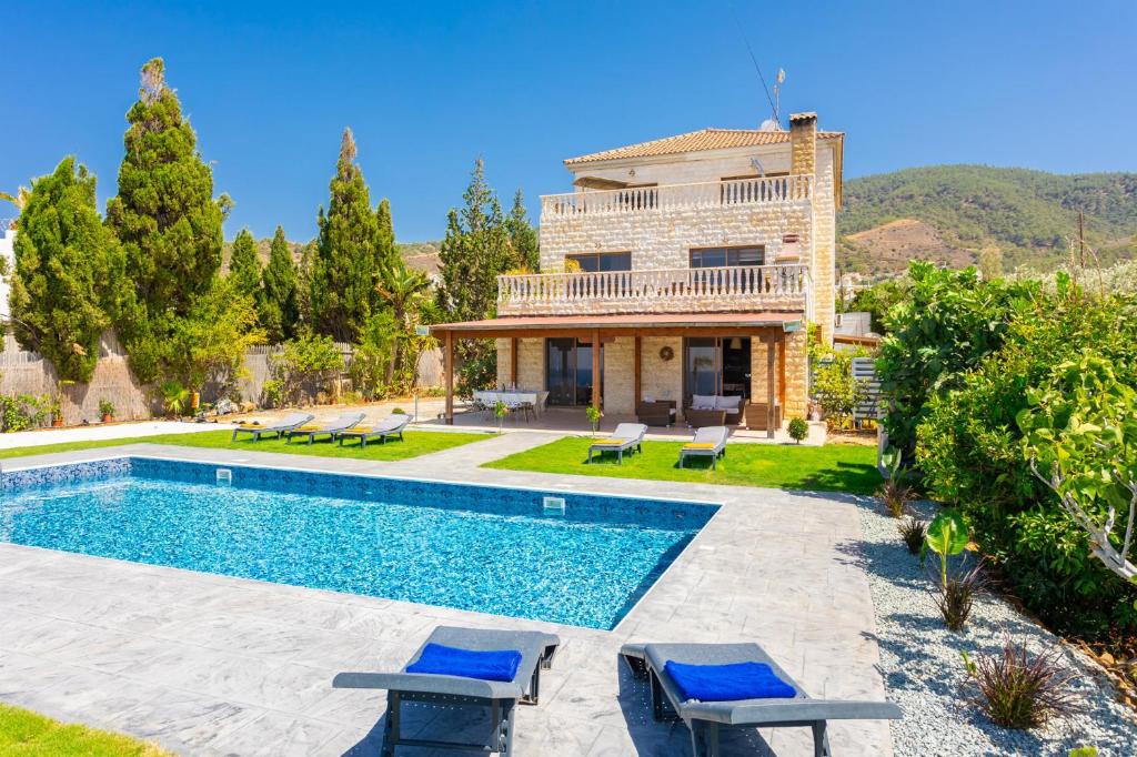 Bazén v ubytování Villa Beach Heaven nebo v jeho okolí